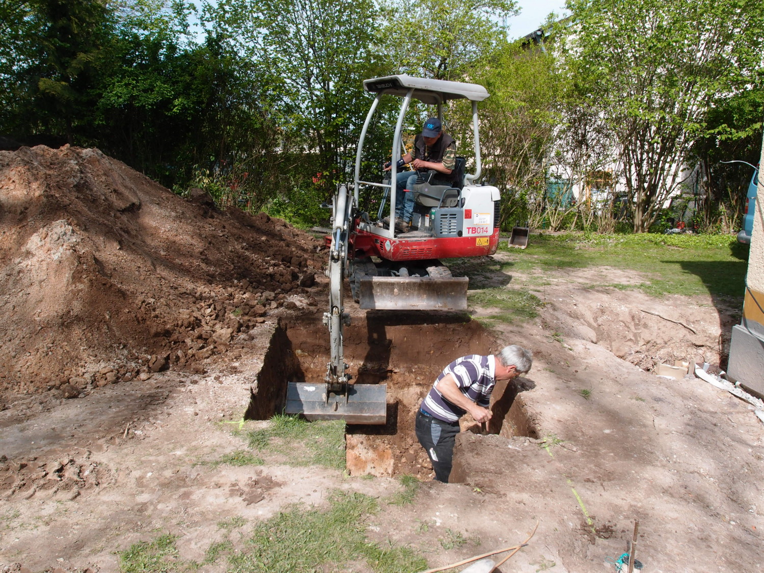 Digging the hole for basement 1,2x1,8x2,2m